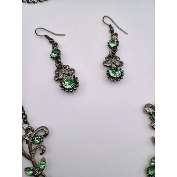 Antique Style Emerald Green Crystal Necklace Set – Renaissance Whimsical Gothic - Picture 3 of 5